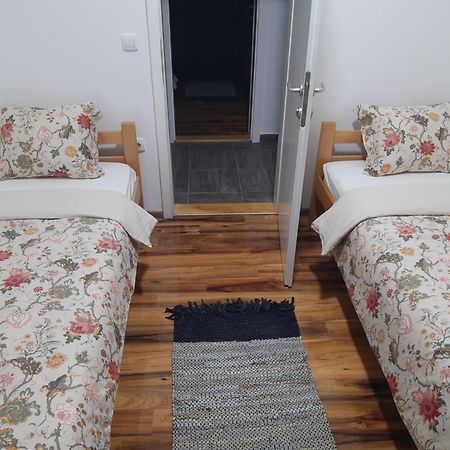 Chalets & Rooms Carda Sebesfok Bezdan Екстериор снимка