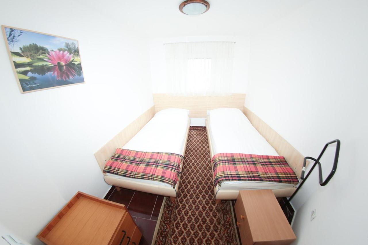 Chalets & Rooms Carda Sebesfok Bezdan Екстериор снимка