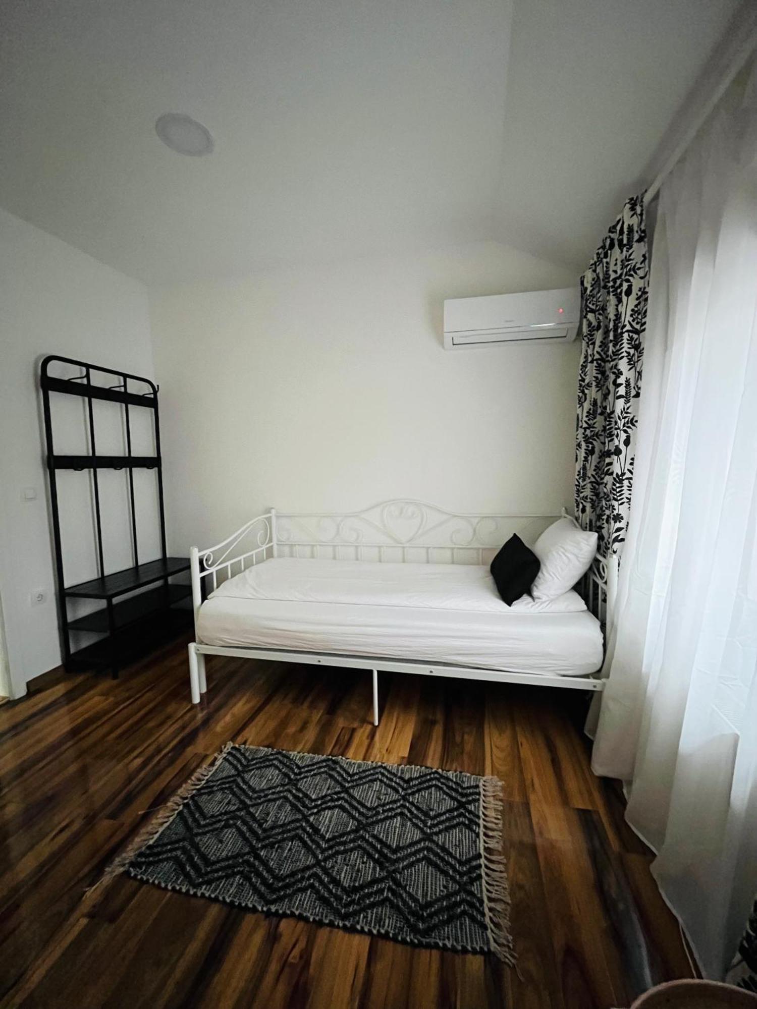 Chalets & Rooms Carda Sebesfok Bezdan Екстериор снимка